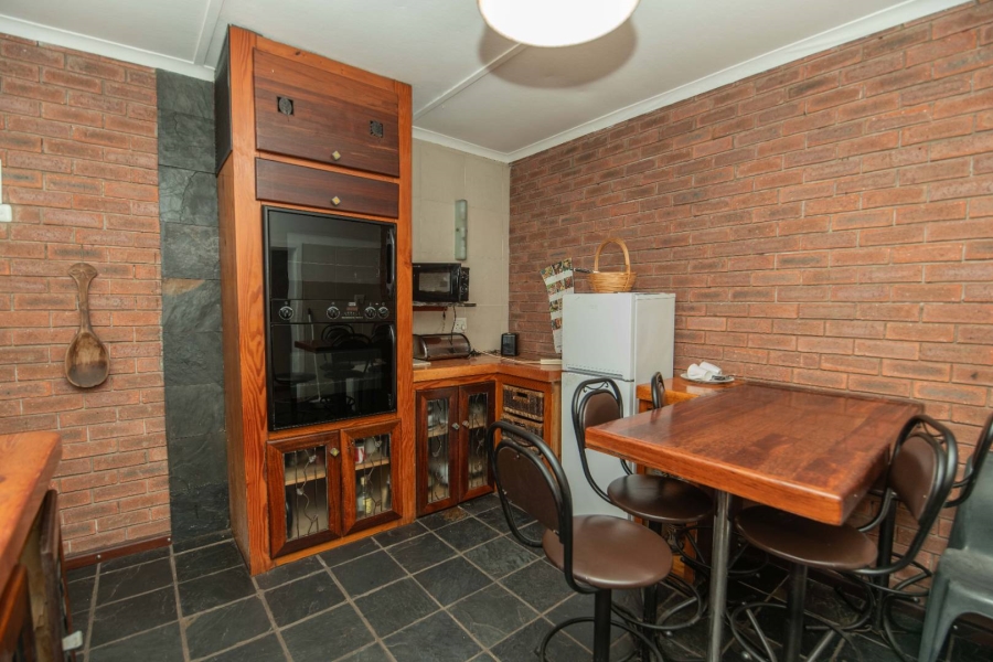 4 Bedroom Property for Sale in Port Elizabeth Central Eastern Cape